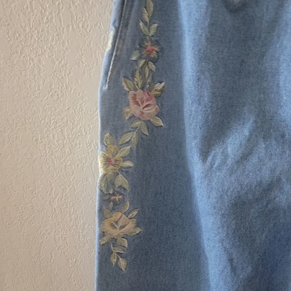 Vintage 90s Together Light Wash Embroidered Mom Jeans. Size 12 - Picture 4 of 6